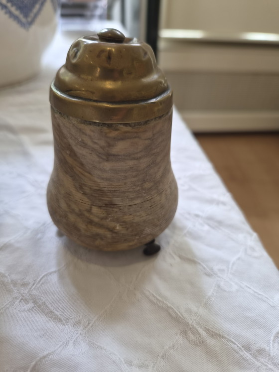 Image 1 of Antieke Robuuste Inktpot van Geaderd Natuursteen – Marmer/Messing