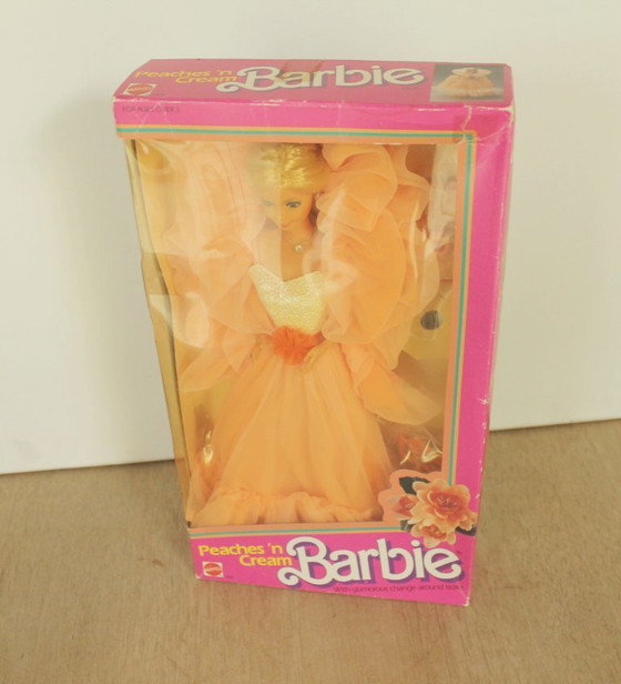 Image 1 of L'iconica Barbie Peaches 'n Cream n. 7926, Taiwan 1984