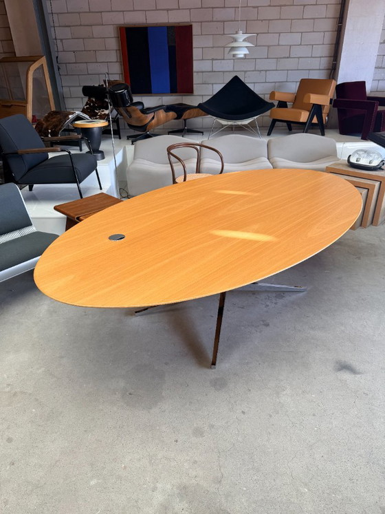 Scrivania ovale Florence Knoll, Florence Knoll – Tavoli da pranzo, Legno, Cromo (photo 5 of 17)