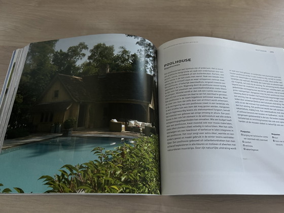 Image 1 of La Biblia Exterior