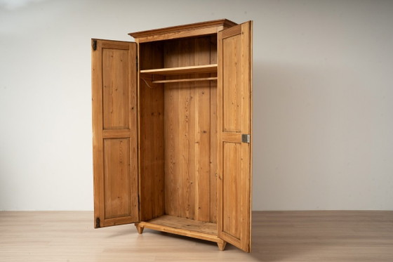 Armadio antico tedesco in pino con appendiabiti e ripiano, fine XIX secolo, Legno, Beige (foto 5 di 16)