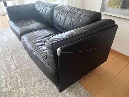 Poltrona Frau Twice sofa