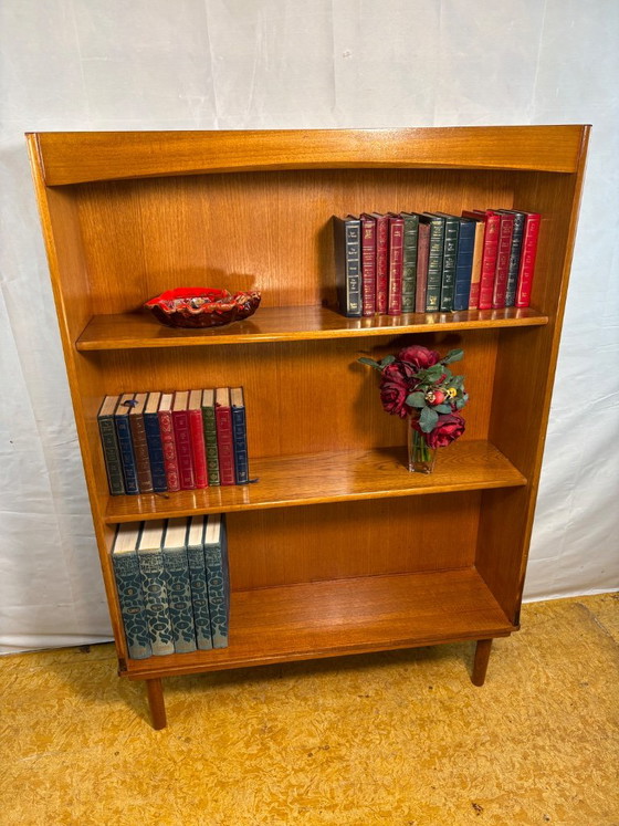 Bibliothèque vintage en teck du milieu du siècle | Années 1960-1970 | Style scandinave rétro | Design gain de (photo 2 of 6)