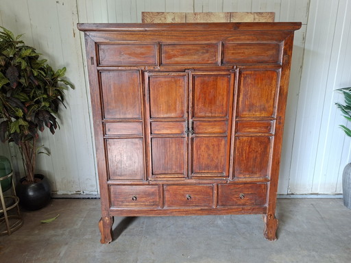 Antieke Chinese bruidskast, mooi geleefde uitstraling afm. 140x64cm en 162cm hoog. – kasten, Metal, Wood