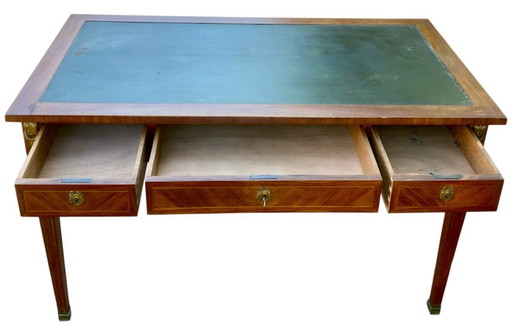 Scrivania in stile Luigi XVI con impiallacciatura e ottone, 3 cassetti