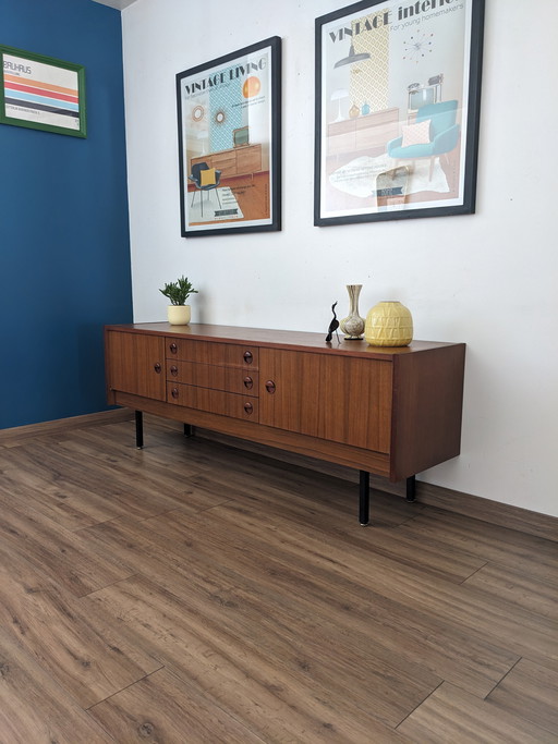 Credenza in stile scandinavo vintage