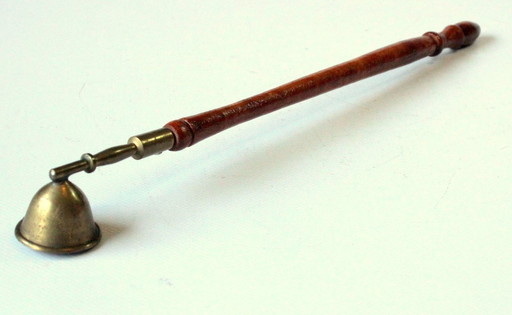Kerzenlöscher aus den 1950ern Holz/Messing