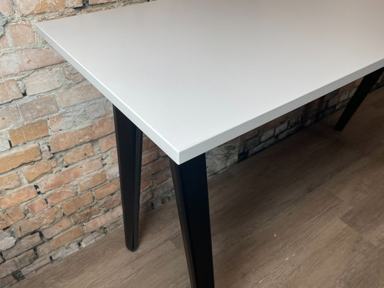 Steelcase B-Free Tavolo Alto – Bianco Nero | J.L. Iratzoki – Tavoli, Metal, lamine (photo 2 of 5)