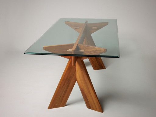 Dinning table in Walnut, Italy 80's