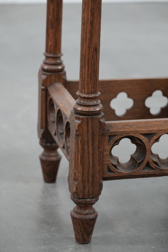 Image 1 of Table d'appoint/table à plantes ancienne en chêne de style gothique du milieu du XIXe siècle