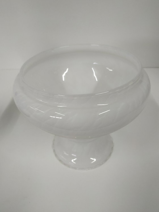 Image 1 of Lampe à huile ancienne vintage en verre opale (convertie).