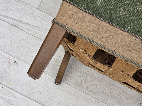 Image 1 of 1950er Jahre, dänischer Sessel, original grün/beiger Möbelwollstoff, Eichenholz.