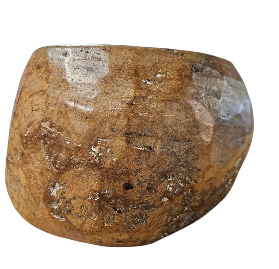 Una notevole ciotola in legno intagliata a mano da una singola sezione di radica – Ciotole, Wood (photo 16 of 19)