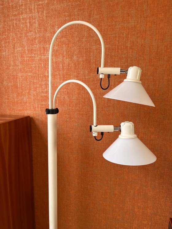 Beautiful Vintage Mid-Century Floor Lamp (1970s) – Floor lights, Plastic, Metal (photo 4 of 9)