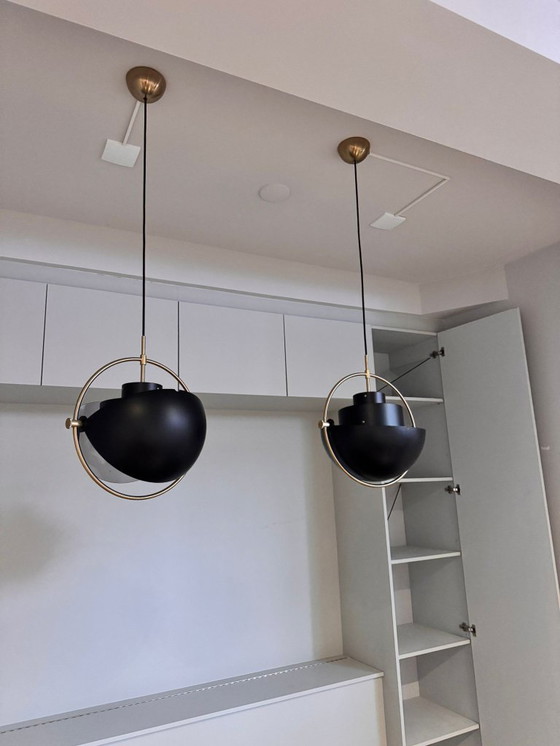 Image 1 of 2 x Suspension Gubi Multi-Lite - grand modèle en laiton/noir