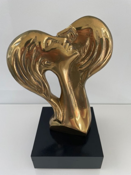 Image 1 of Sculpture en laiton « Le Couple » sur piédestal – 28,5 cm