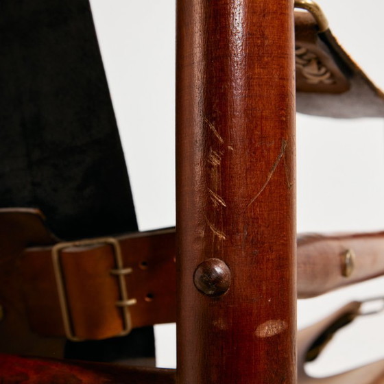 Image 1 of Poltrona e pouf in pelle di vitello ungherese, set da 2