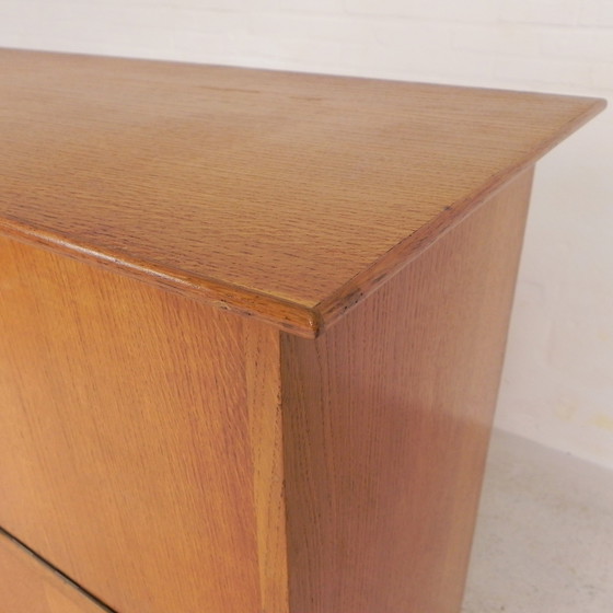 Image 1 of Secretaire met schuifdeuren op ranke poten, jaren 50