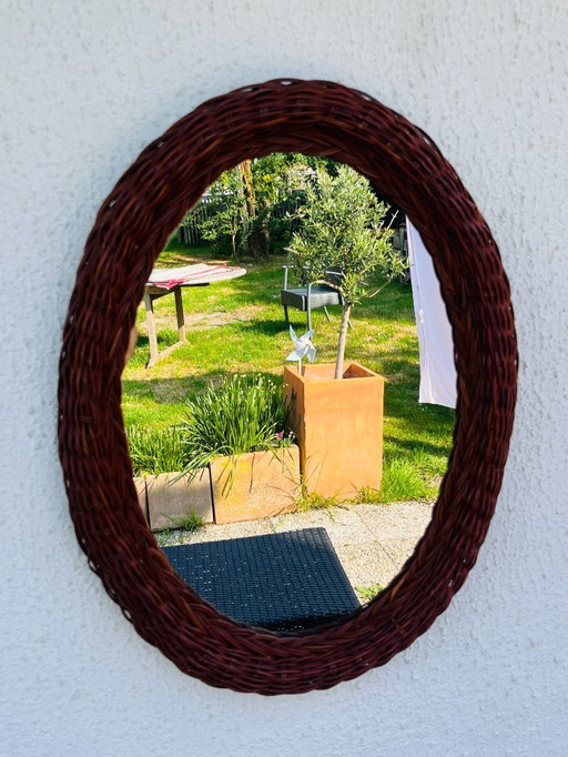 Ovaler Spiegel aus Weidenholz