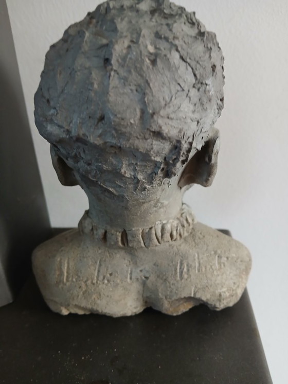 Image 1 of Escultura busto de arcilla