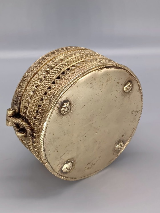 Image 1 of Exquisite Betel-Schmuckschatulle aus vergoldeter Bronze