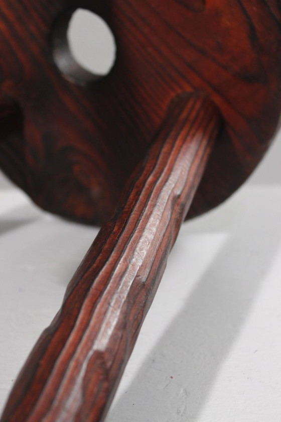 Image 1 of Modernistischer Dreibeinhocker, gebeiztes Kiefernholz, volkstümliches Design, 1950er Jahre