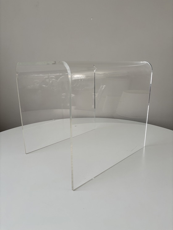 Image 1 of Vintage Plexiglas Bijzettafel - Doorzichtig Gebogen Acrylglas Tafeltje - Perspex, Transparant - Mid-Century, Space Age Tafel