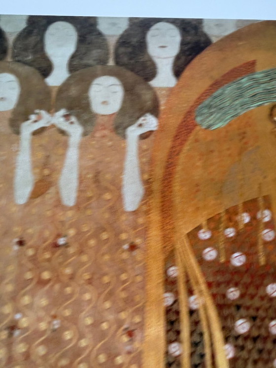 Image 1 of Gustav Klimt (1862-1918), Beethovenfries: 'Diesen Kuß der ganzen Welt', 1902, collectie...Gedrukt in Nederland