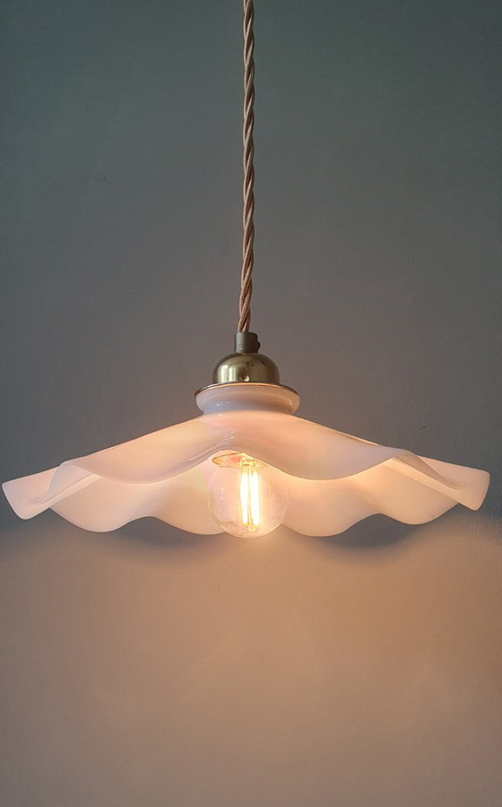 Vintage French Opaline pendant lamp with corrugated shade – Metal (photo 17 of 20)