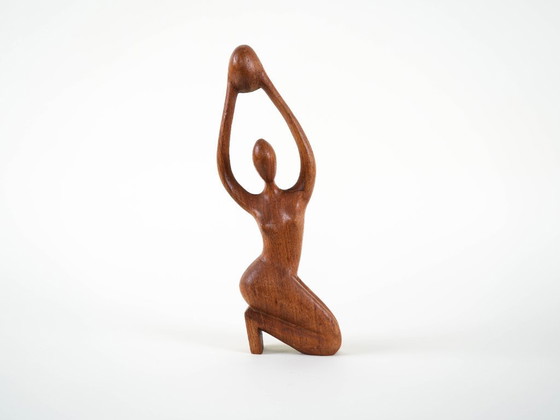 Image 1 of Sculpture en teck représentant une femme, design danois, années 1970, fabriquée au Danemark
