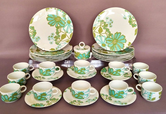 Image 1 of Villeroy & Boch SCARLETT service in perfect condition