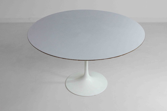 Image 1 of Tulip table by Knoll
