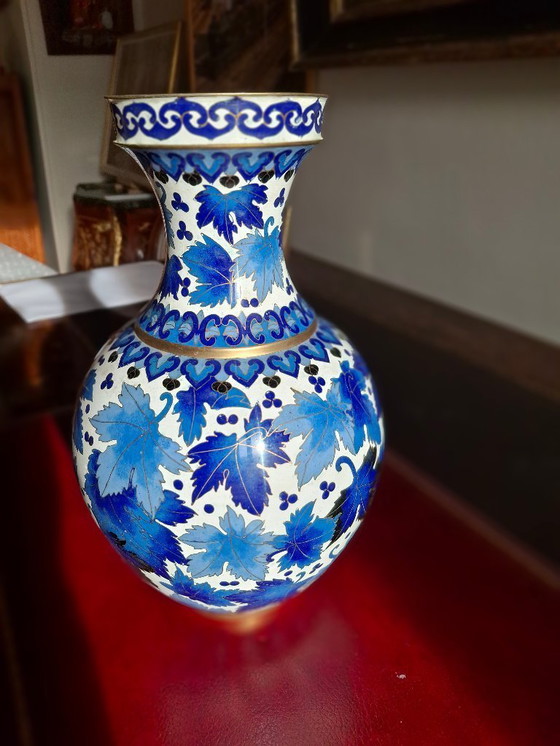 Image 1 of Grote cloisonné emaille vaas, 30,5 cm, intens blauw