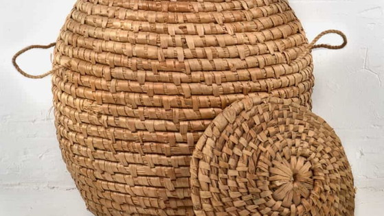 Rotan mand met antieke deksel (ca. 1930) – Decoratieve objecten, Wicker (photo 3 of 15)
