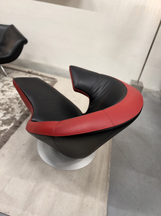 Leolux Parabolica Swivel Armchair black red leather, Modern (photo 5 of 12)
