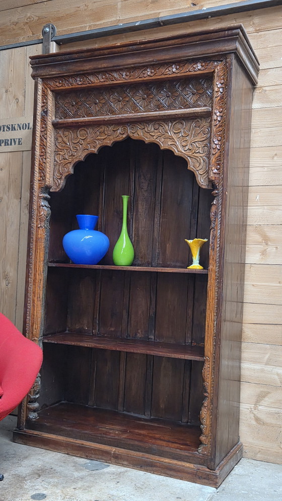 Image 1 of Armoire indienne ancienne en bois de manguier