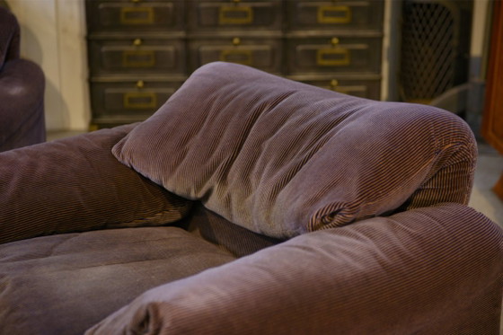 Image 1 of De Maralunga 3-zitsbank en twee fauteuils set van Vico Magistretti voor Cassina, eerste editie 1973.
