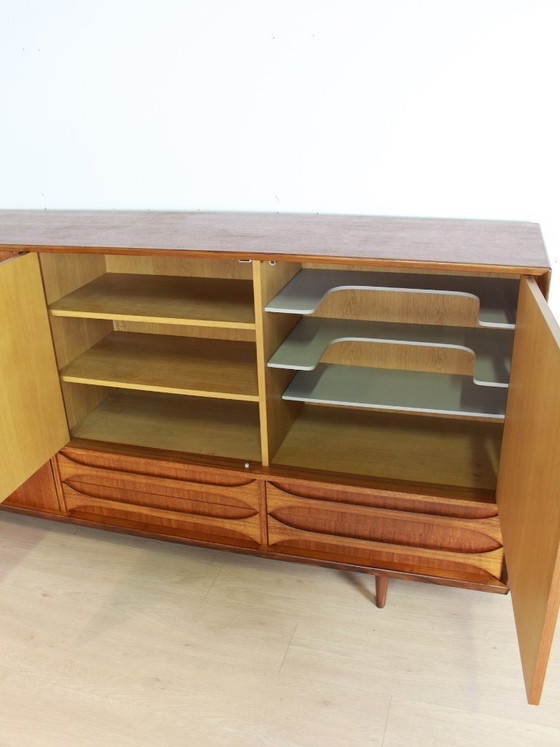 Image 1 of Kast – Oswald Vermaercke, V-Form
