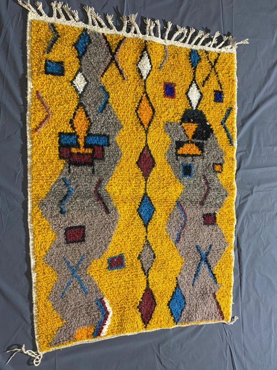 Image 1 of Alfombra Beni ourain amarilla hecha a mano de 2,5 x 1,5 cm.