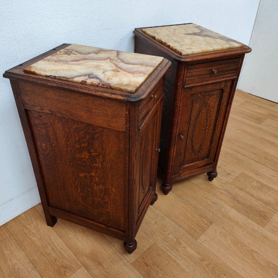 Image 1 of Set di comodini antichi vintage con piano in marmo