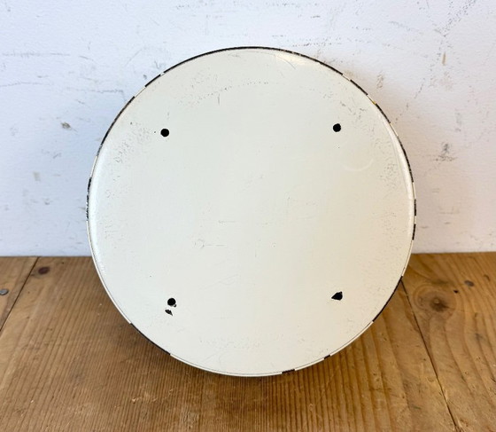 Image 1 of Vintage beige MRC scheepswandklok, jaren 70