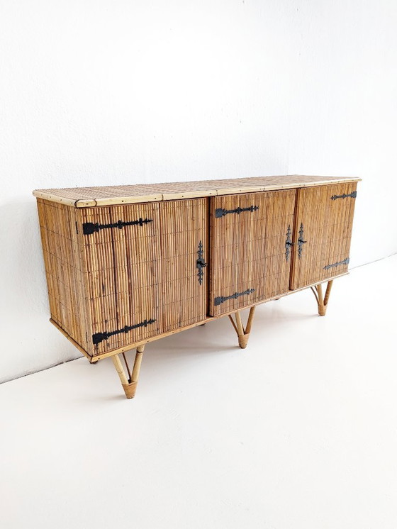 Image 1 of Frans rotan dressoir uit de jaren 60