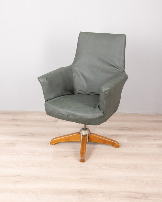 Image 1 of Vintage 50s Leather Swivel Armchair Designed by Anonima Castelli