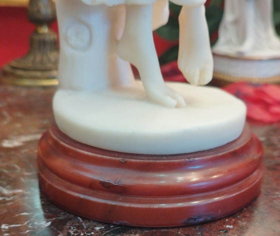 Image 1 of Statue der Tänzerin aus weißem Alabaster, 41 cm