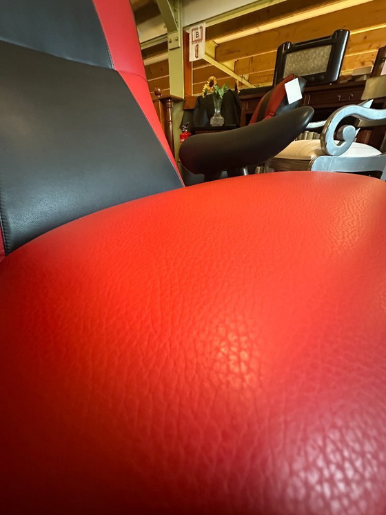 Image 1 of Artifort Hairpin Fauteuil (Model 105) nieuw gestoffeerd.