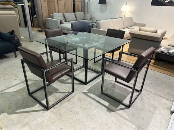 Image 1 of ZGAN Table de salle à manger Leolux Window + 4 chaises