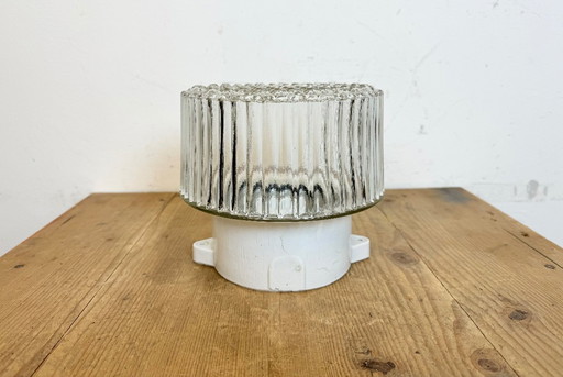 Lámpara de techo o pared vintage de porcelana blanca, años 70