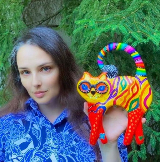 Cat figurine for the wall. Handcrafted by the artist.