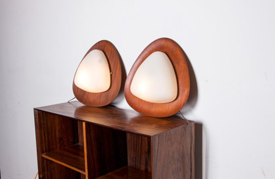 Image 1 of Paire d’Appliques Italiennes en Teck et Opaline par Goffredo Reggiani 1960