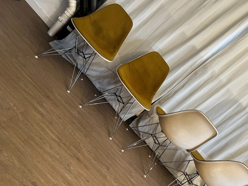 4x DSR Eames Herman Miller con base Eiffel y tapizado hopsack amarillo mostaza